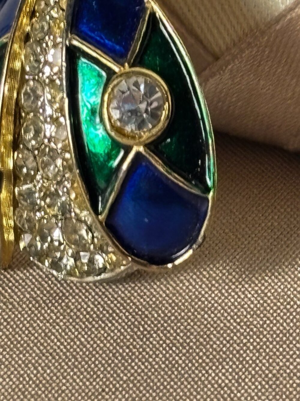 Vintage Gold Plated Green Blue Enamel Rhinestone Bug Brooch Pin Collectible A71 - Picture 2 of 8